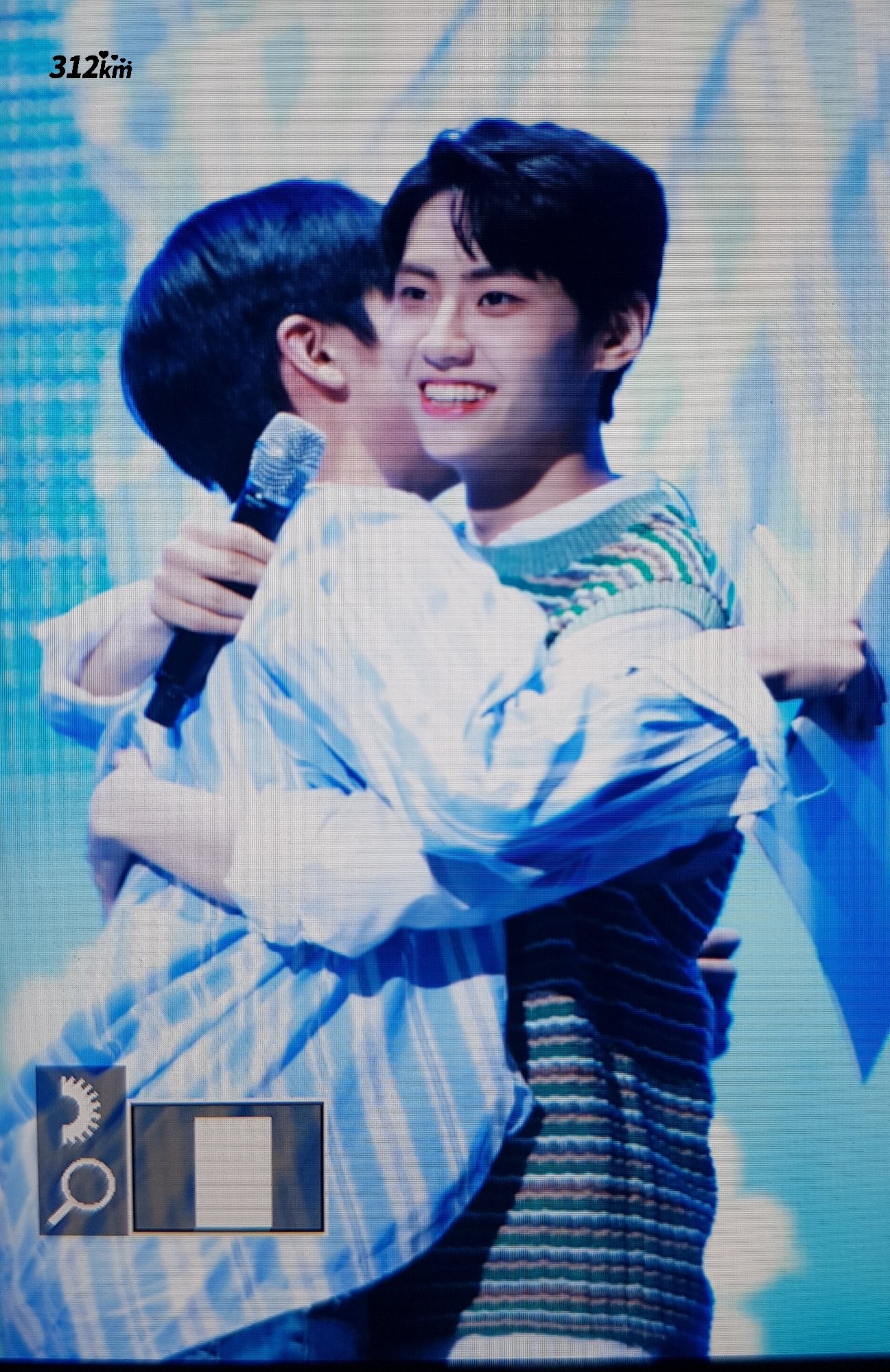 ㄹㅊ 외출하는데 에어팟 두고나옴 | 인스티즈