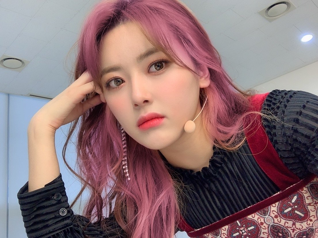 ㄹㅊ 10 8장이상 본진얼굴사진이면 자러가고 아니면 오늘 걍 버텨서 밤낮바꿈 | 인스티즈