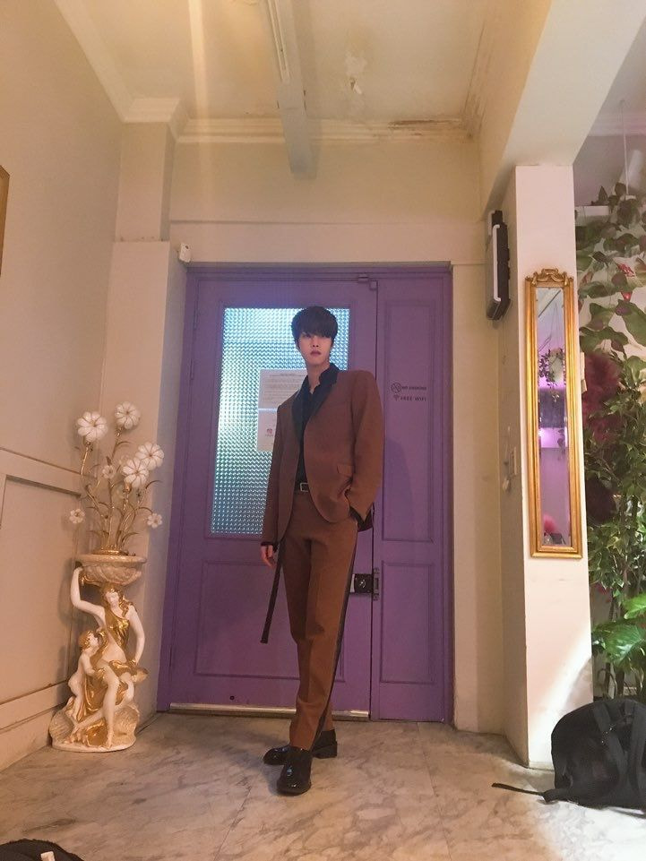 골차 ㄹㅊ 1이 브이앱 켜고 2가 앨범 스포하자고 한다 | 인스티즈