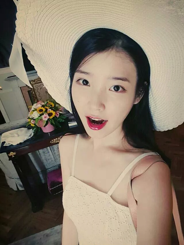 [잡담] 나도 아이유 성희주캐 느낌 나는 사진 찾아봐써💍 | 인스티즈