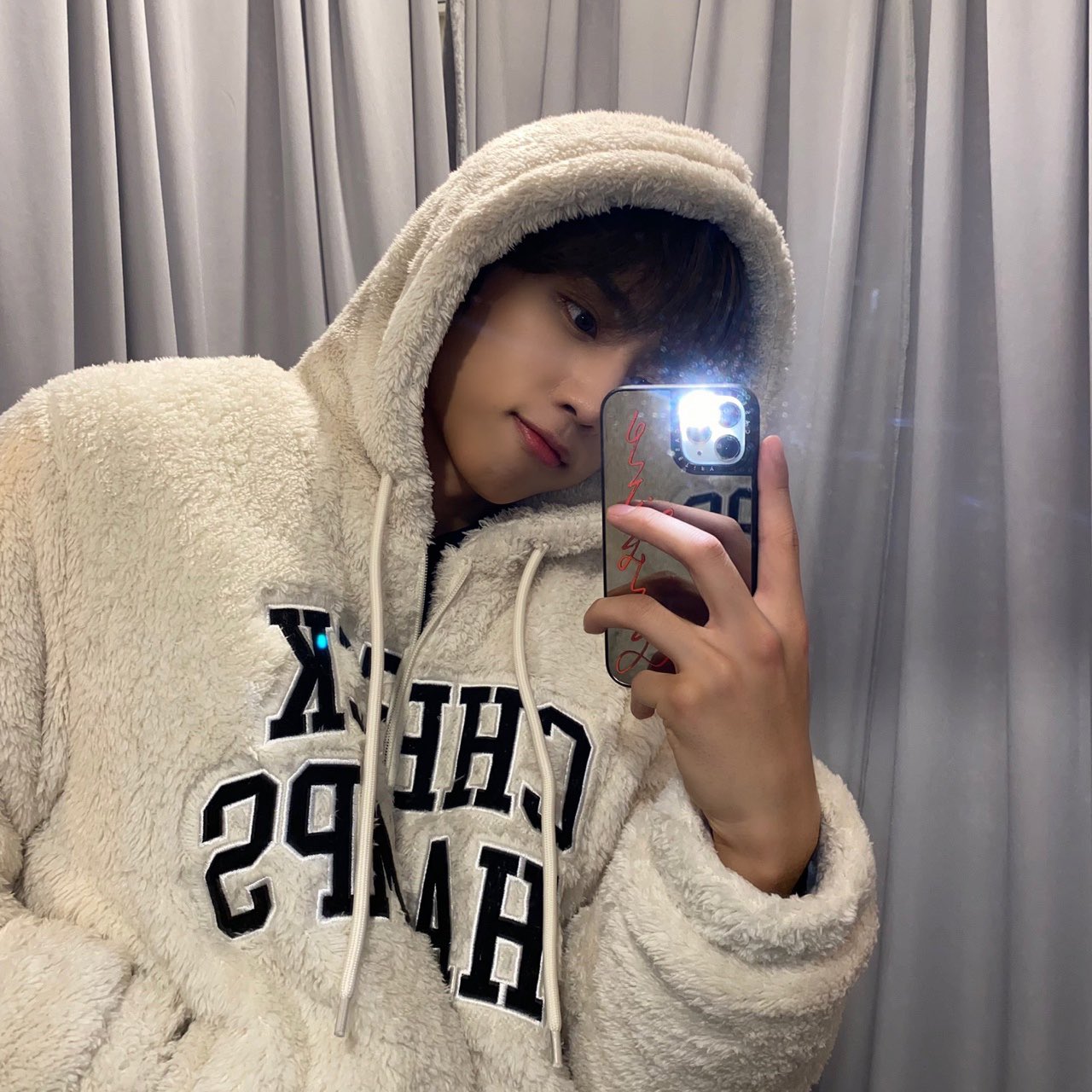 잡담] 더보이즈 선우 거울셀카 개잘찍어ㅜㅠㅜㅜ - 인스티즈(instiz) 연예 카테고리