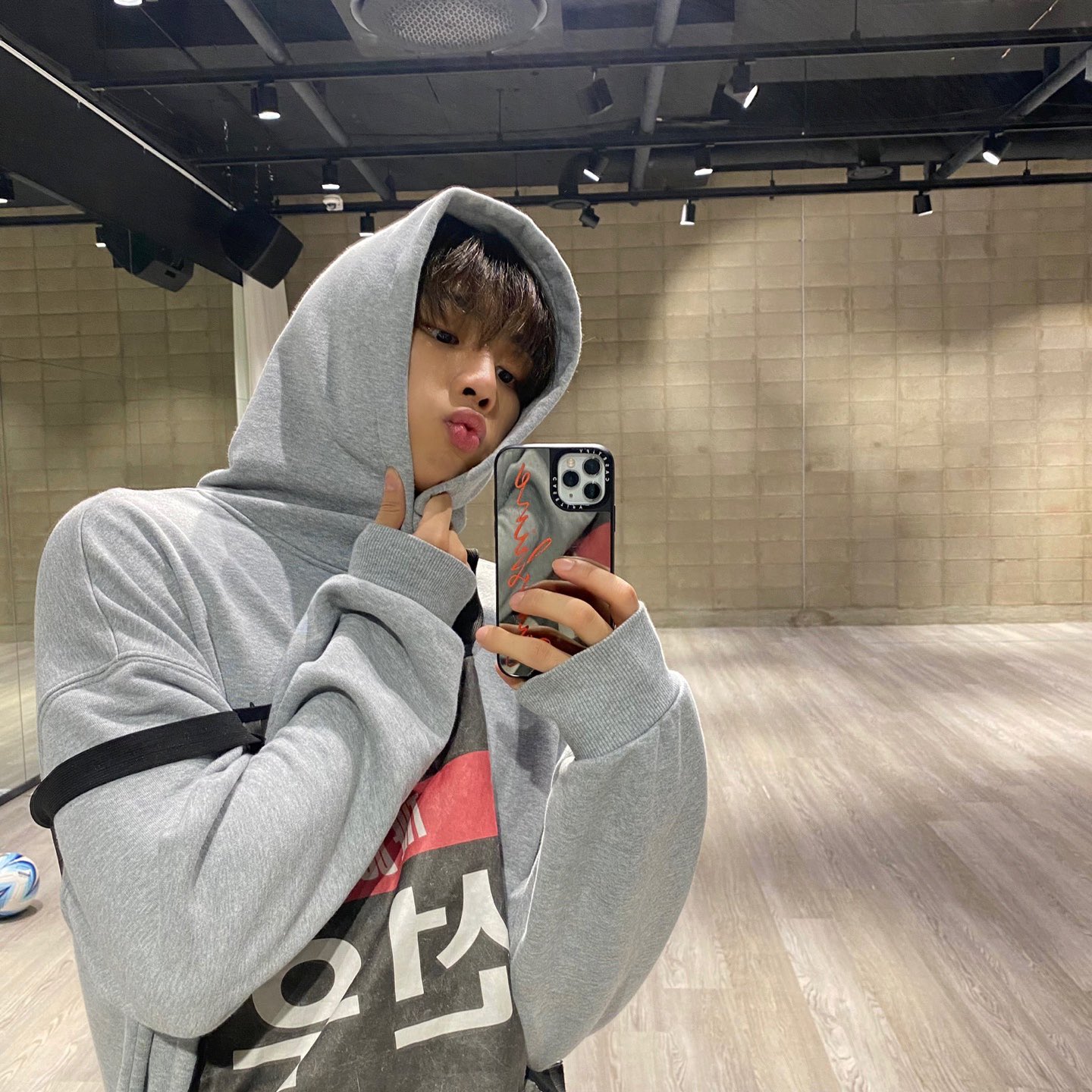 잡담] 더보이즈 선우 거울셀카 개잘찍어ㅜㅠㅜㅜ - 인스티즈(instiz) 연예 카테고리
