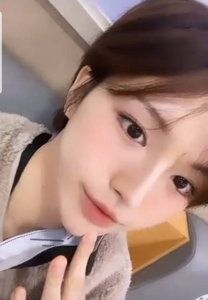 트랜스젠더인데 진짜 이쁘다....나 여잔데 얼굴 부럽기까지함 - 인스티즈(Instiz) 일상 카테고리