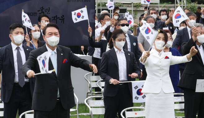 尹대통령 지지율 반등해 28%..70대 이상 결집, 20대 또[한국갤럽] | 인스티즈