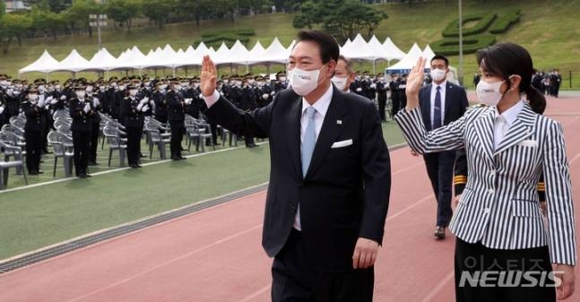 경찰, 허위경력 거짓 해명 의혹 尹대통령 부부 무혐의 결론 | 인스티즈