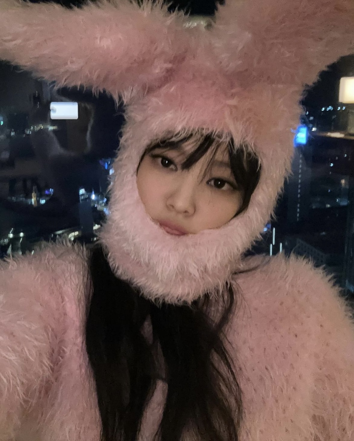 [잡담] 토끼제니 인스타 업뎃🐰🖤💗 | 인스티즈