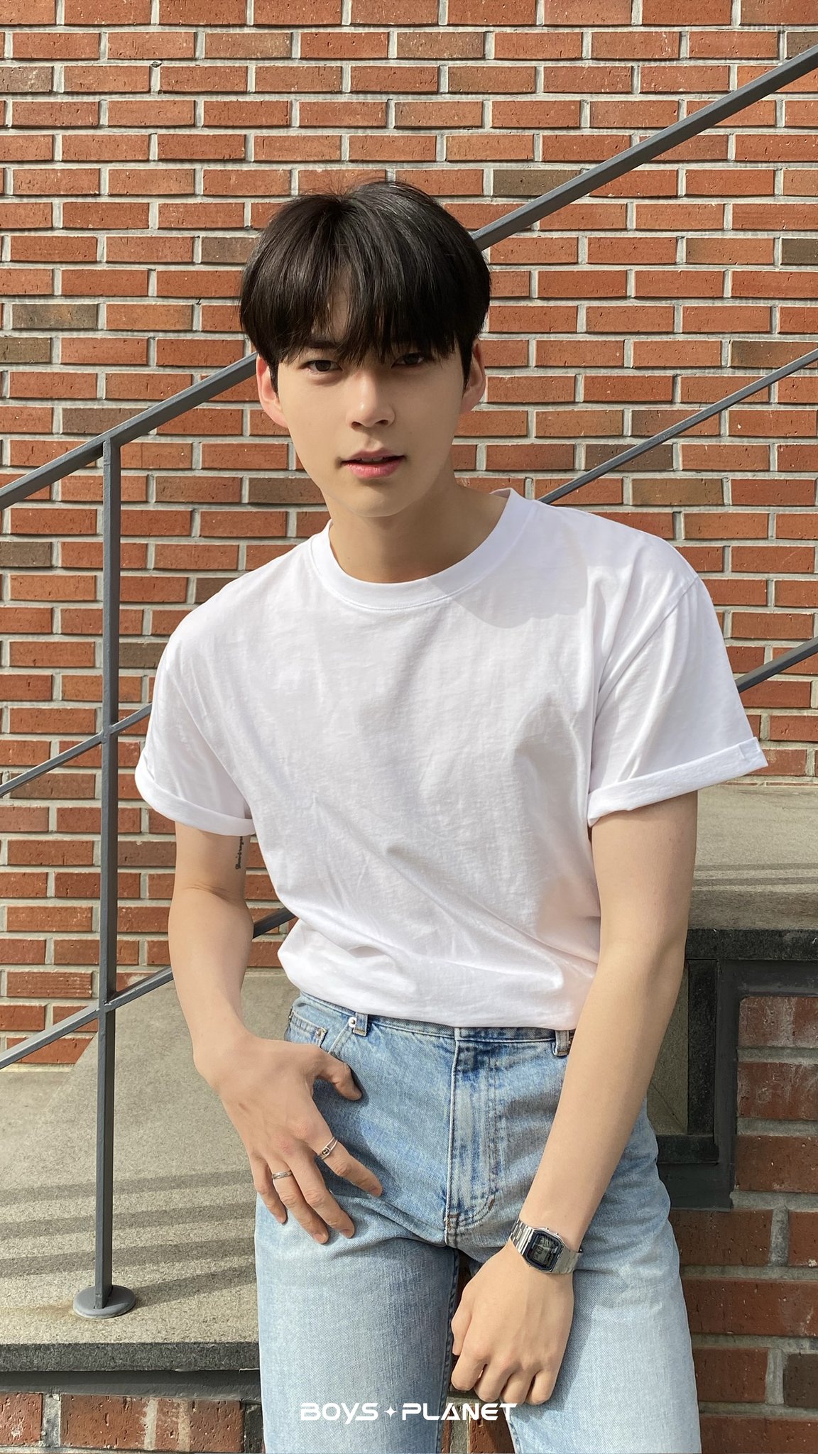 [잡담] 성한빈 남친짤 진짜 여러모로 레전드다 어깨도 포즈도 - 인스티즈(Instiz) 연예 카테고리