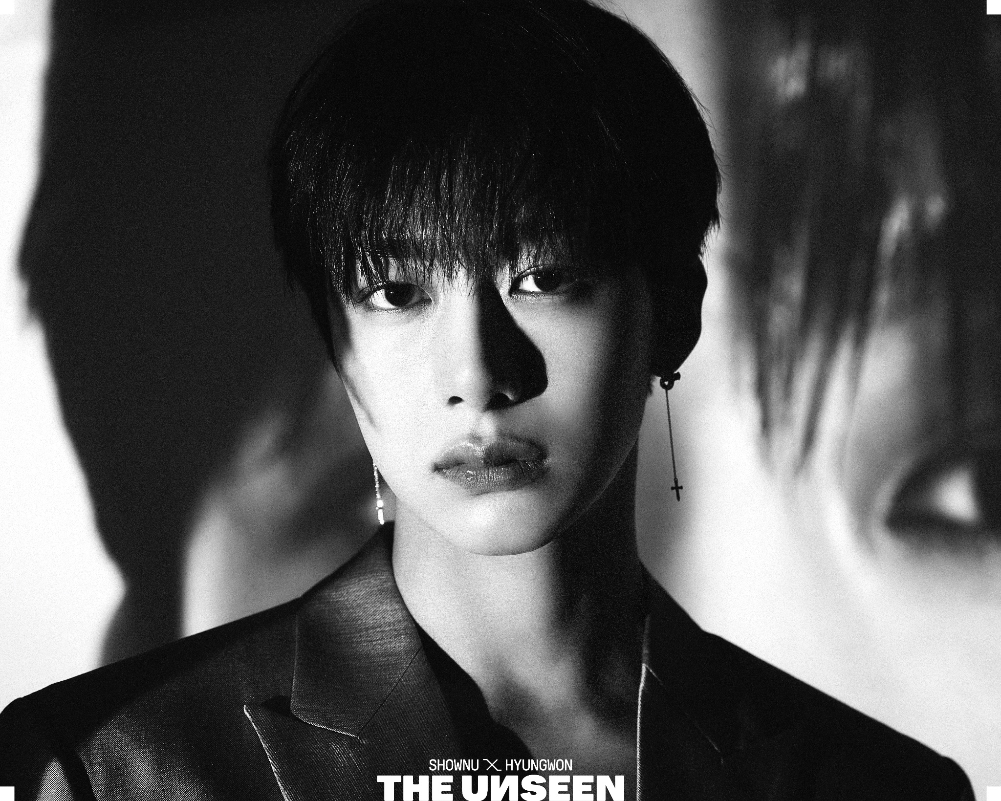 [정보/소식] 몬스타엑스 셔누X형원 The 1st Mini Album 'THE UNSEEN' 🕶 CONCEPT PHOTO UNSEEN ALBUM only | 인스티즈