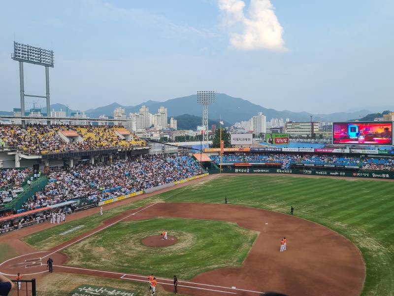 직관 첨인데 이겨서 넘조타💛🧡💛🧡 | 인스티즈