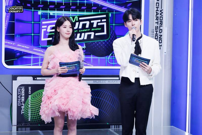 비주얼합 최고인 엠카운트다운 MC 미연&성한빈 현장포토 | 인스티즈