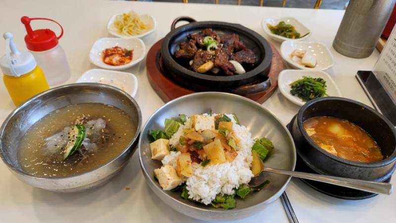 [잡담] 혼자 냉면 갈비 된장찌개+밥 먹엇는데 13500원 어떰? | 인스티즈