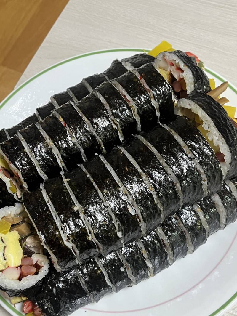 [잡담] 갑자기 김밥얘기봐서 그런데 | 인스티즈