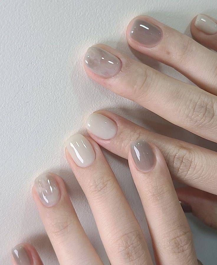 [잡담] 오랜만에 네일 할건데 네일디자인 골라줄 익 구함💅 | 인스티즈