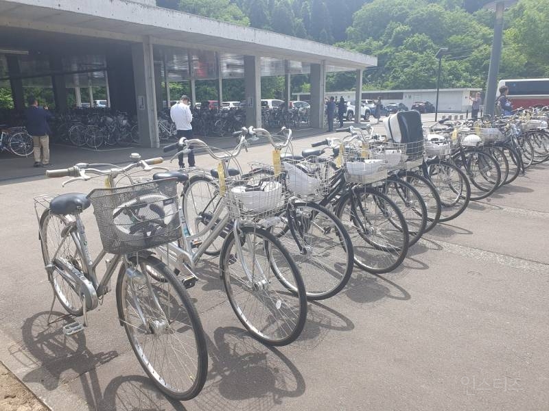 일본 학교에 필수적으로 설치해야 하는것 | 인스티즈