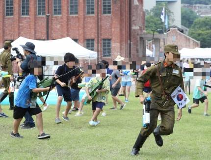 초1이 일본 순사에 물총질... 광복절 체험 행사 논란 | 인스티즈