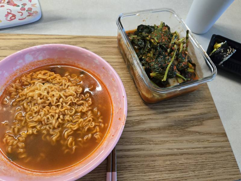 [잡담] 김치없이 먹어도 맛있는 라면이 뭔지알아? | 인스티즈