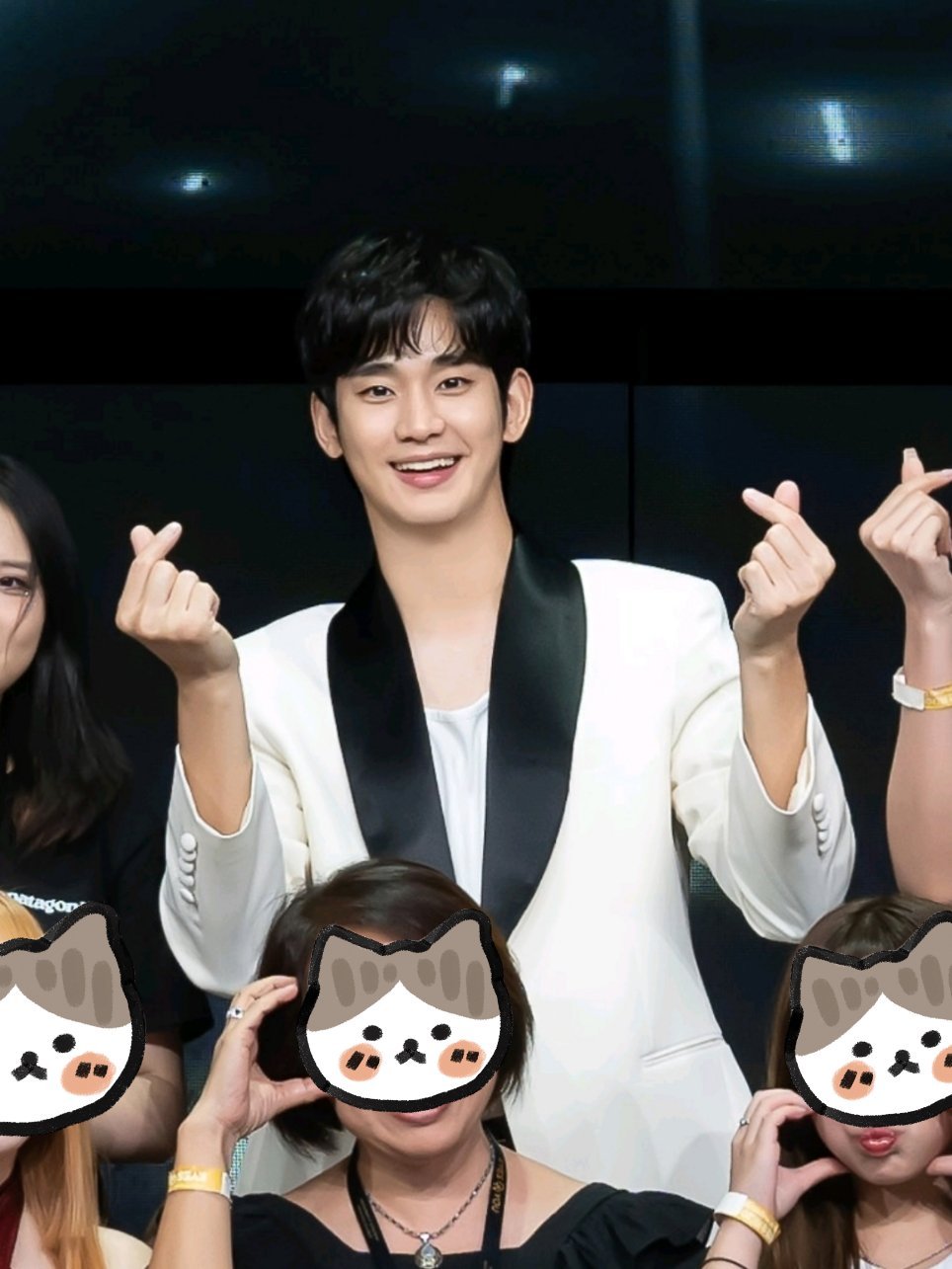 [잡담] 김수현 팬미중에 | 인스티즈