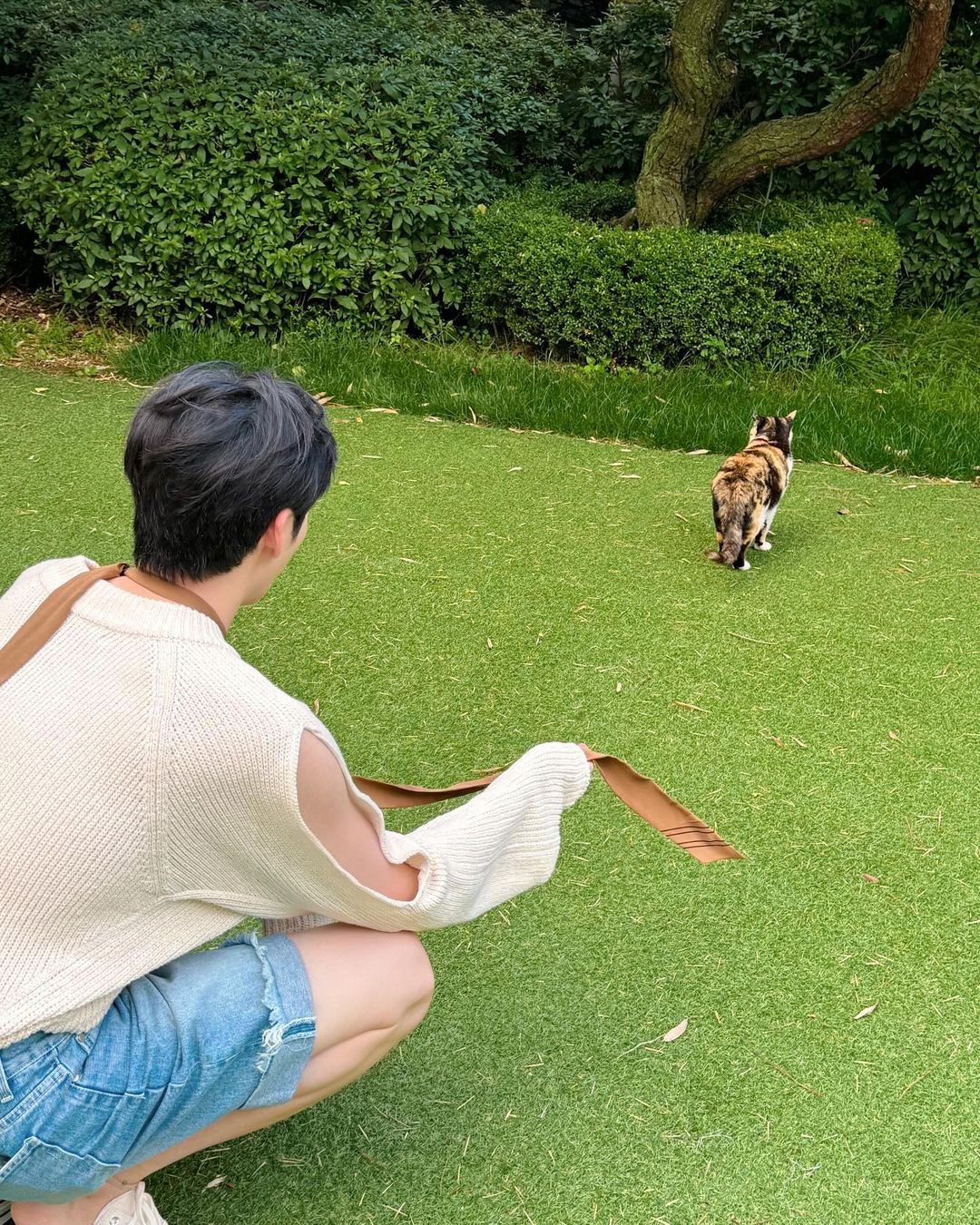 [잡담] 성한빈 이 니트는 왜 이렇게 생겨먹어서 | 인스티즈