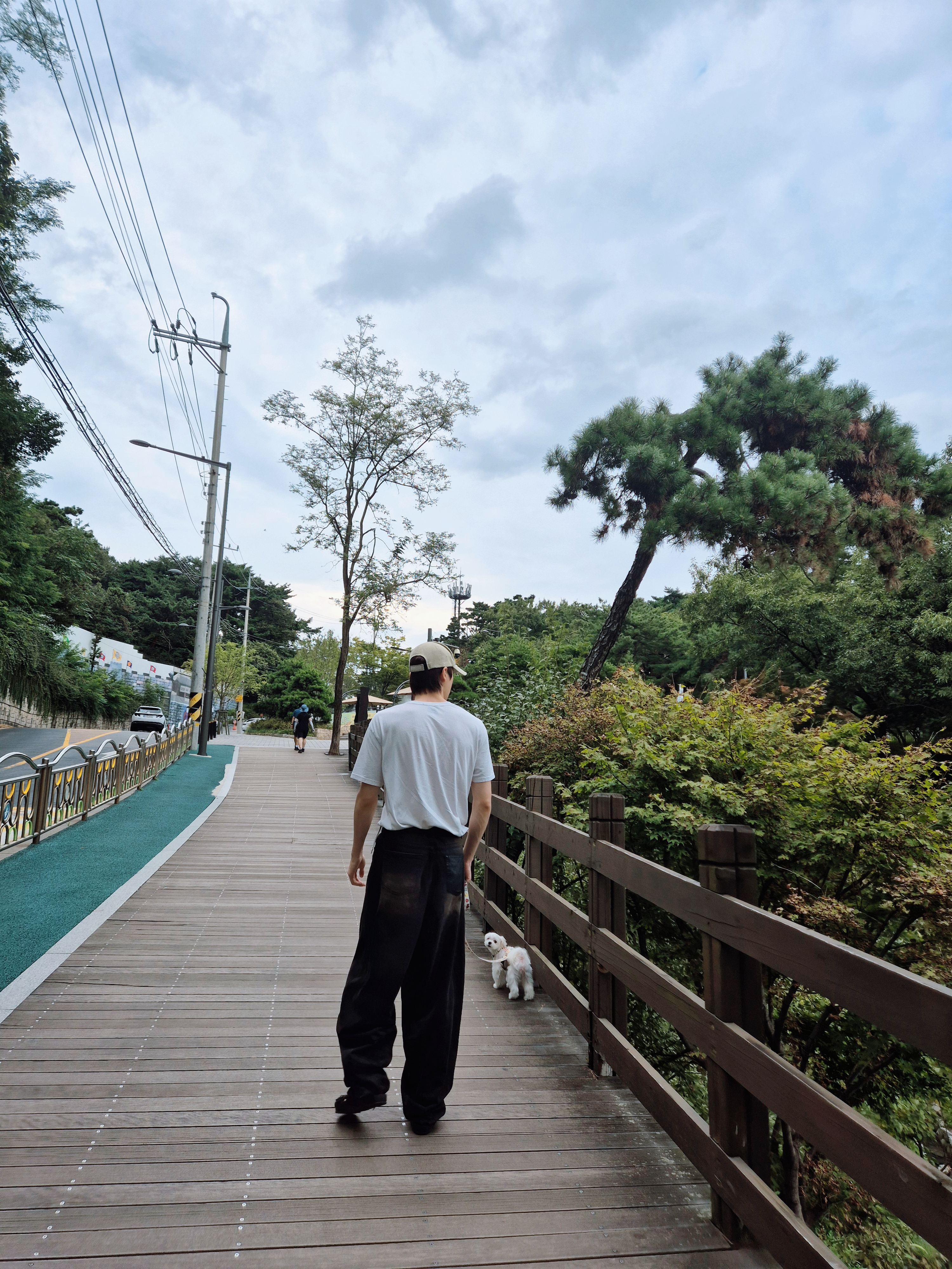 [잡담] 성찬이네 장성한 아들 둘이나 있어서 막내강쥐 공주처럼 해다니는거 | 인스티즈