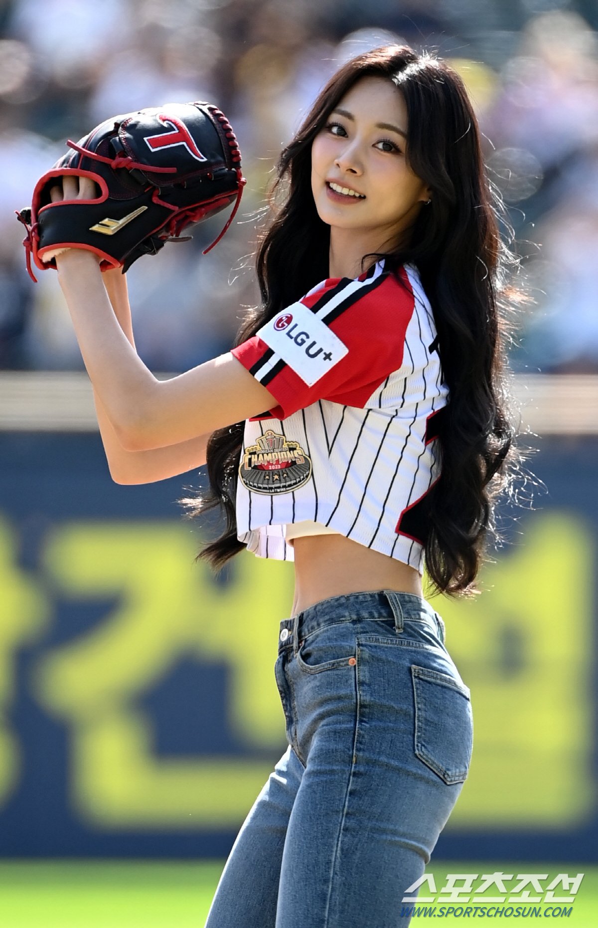 [잡담] 트와 쯔위 시구 기사사진 너무 아름다워⚾️ | 인스티즈