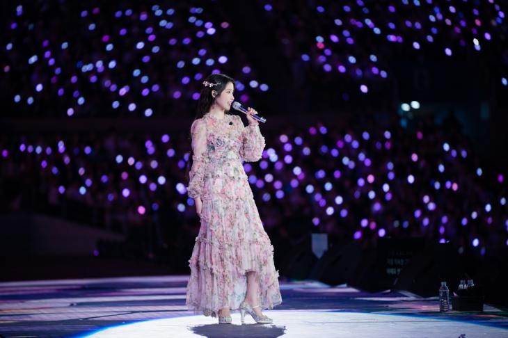 [정보/소식] 아이유-유애나, 서로의 관객이 된 100번째 공연…월드 투어 마지막 'THE WINNING' (종합) [현장] | 인스티즈