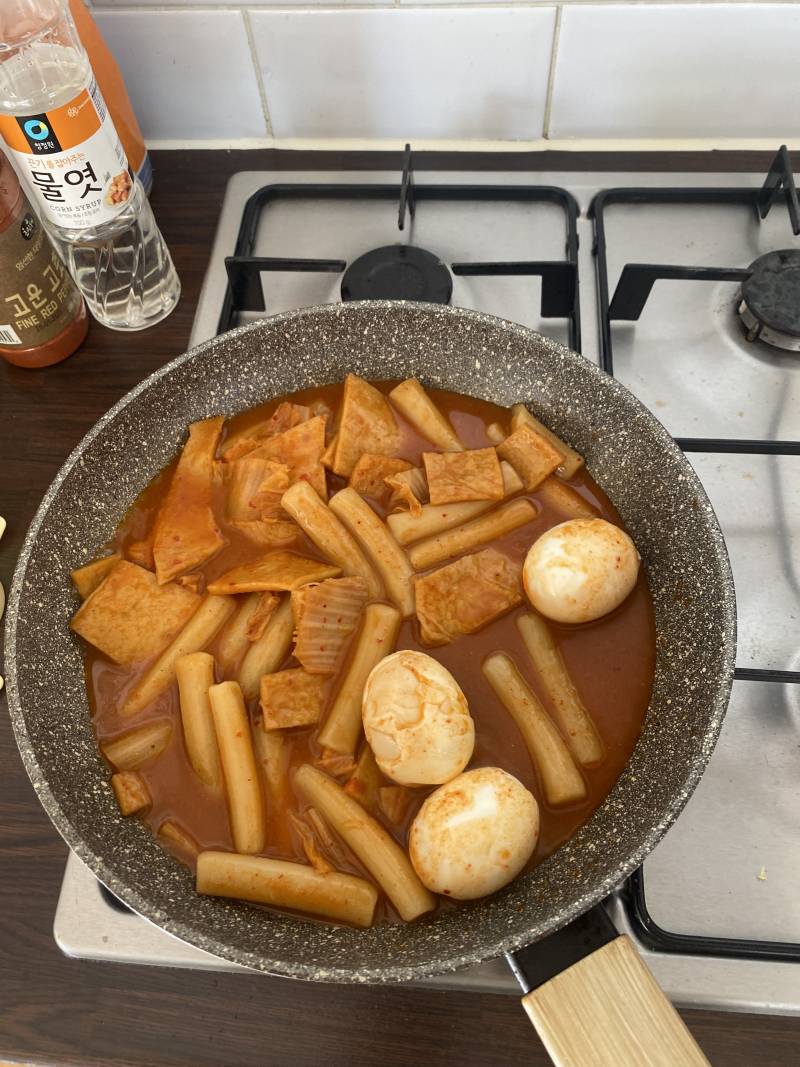 [잡담] 떡볶이 냉장이야 냉동이야?? 도와줘🥲🥲🥹 | 인스티즈