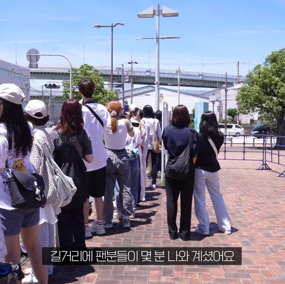 [잡담] 아이유가 일본 공연에서 눈물을 흘린이유 (스압) | 인스티즈