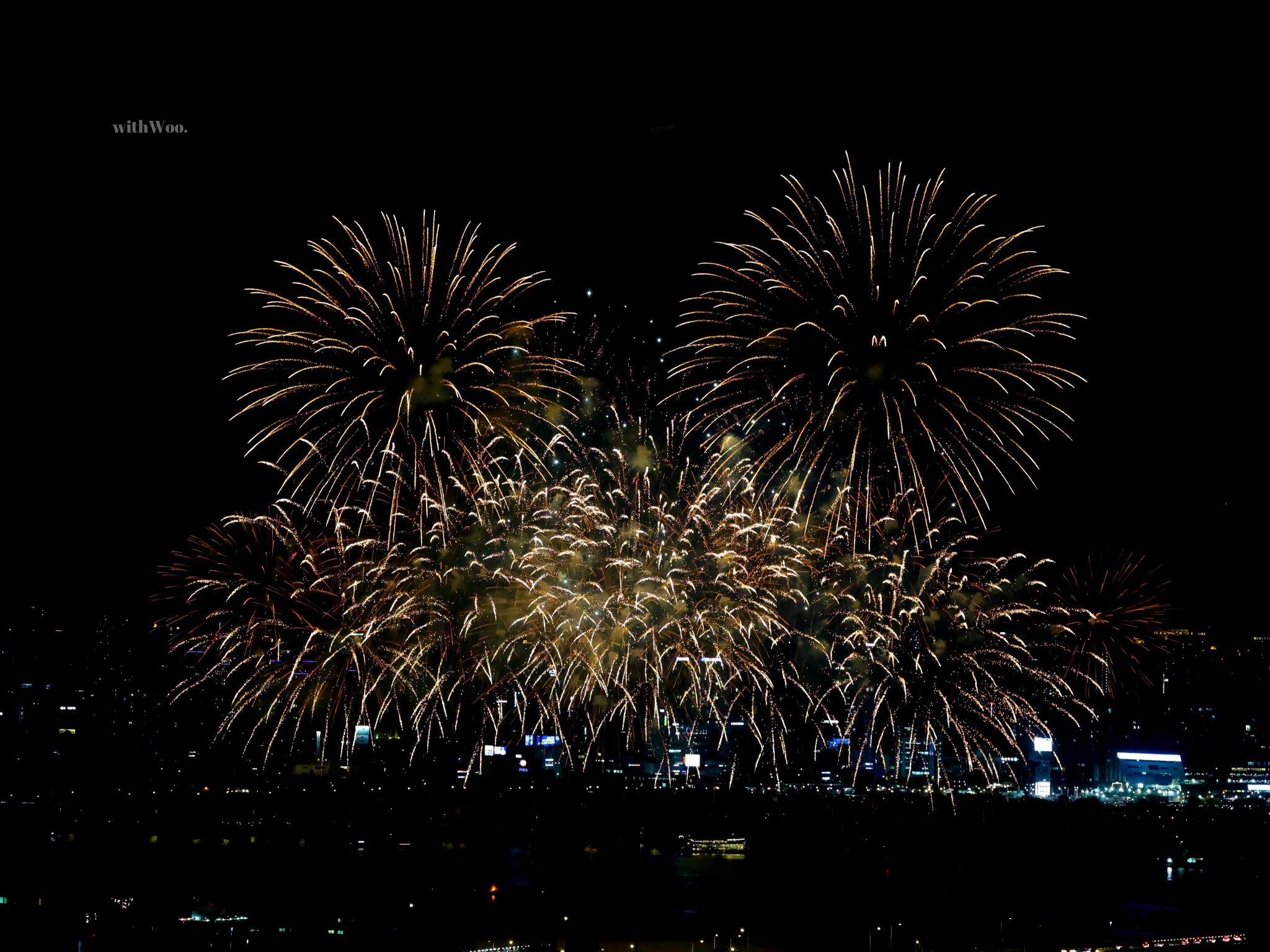 [잡담] 변우석 홈마가 찍은 불꽃축제 뷰인데 | 인스티즈