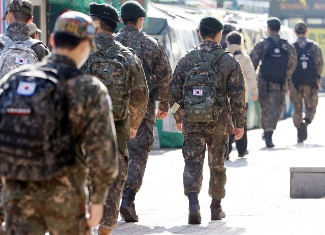 "군 월급 반반 나눠갖자” 대리입영 사상 첫 적발 | 인스티즈