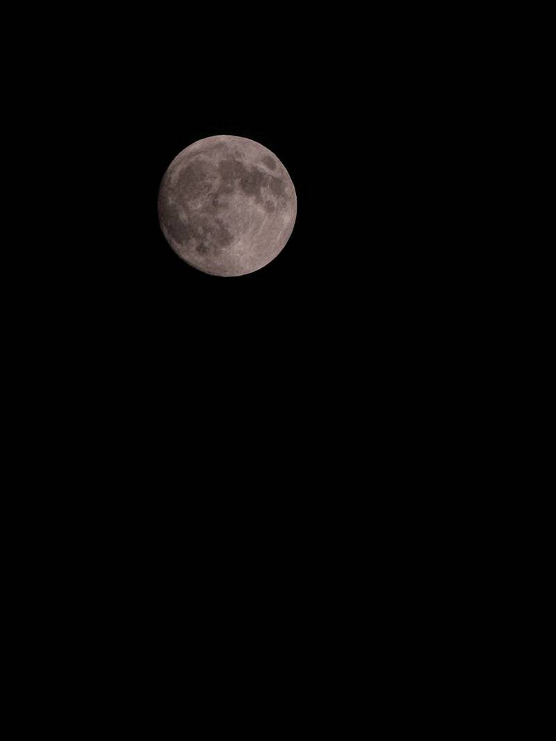 [잡담] 아이폰16으로 찍은 달 사진들 🌕🌙 | 인스티즈