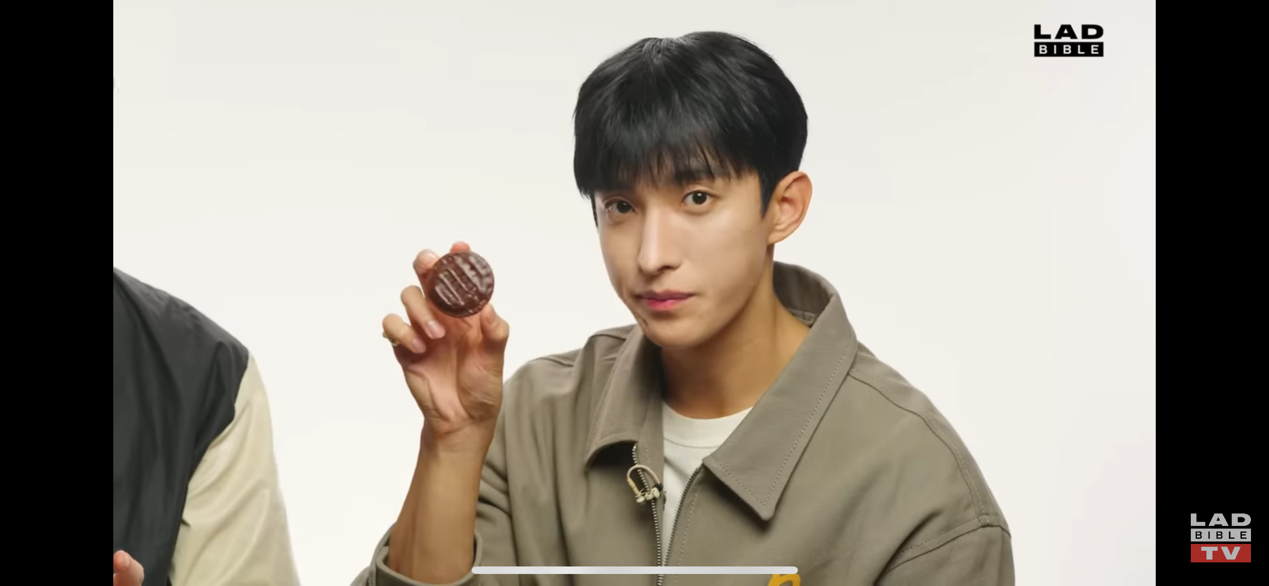 [잡담] 세븐틴 snack wars 보고 궁금해서 사먹어본 영국 과자 | 인스티즈