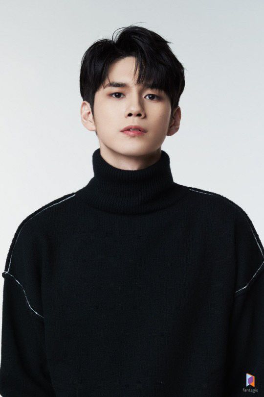 [정보/소식] 옹성우, 오늘(16일) 만기 전역 후 팬들 곁으로 | 인스티즈