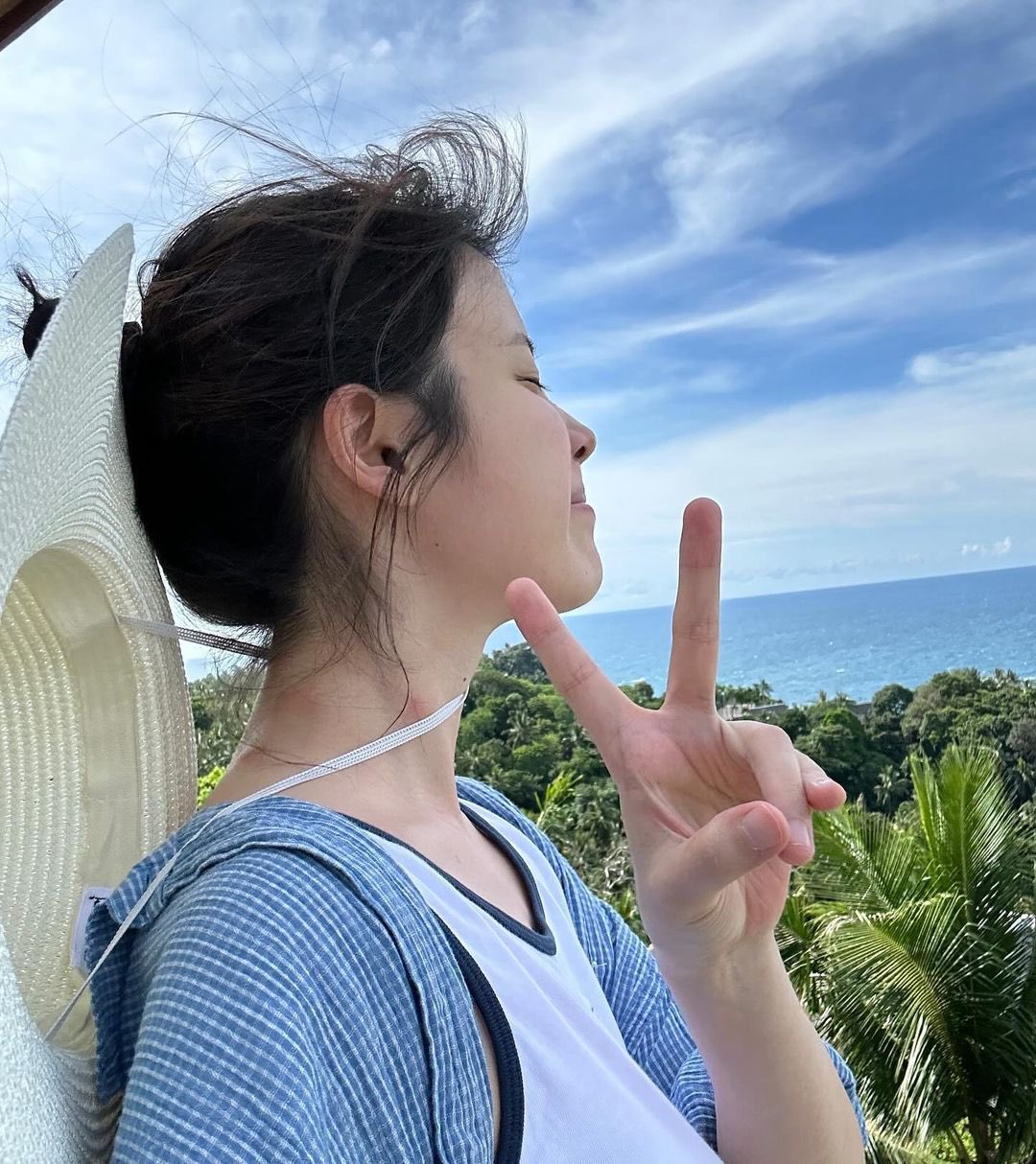 [잡담] 아이유 오늘 인스타 나시 정보🏝 | 인스티즈