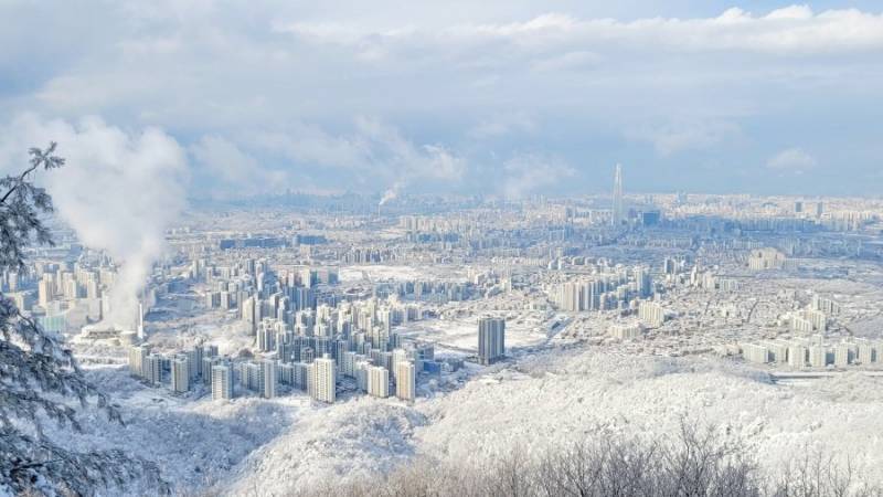 [잡담] 남한산성에서 바라본 눈 내린 서울 전경이라는데 무슨 재난영화 같음 | 인스티즈