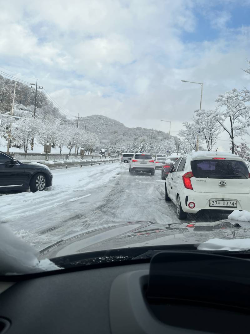 [잡담] 오늘 연차 쓸게요 못 가요 ㅠㅠ | 인스티즈