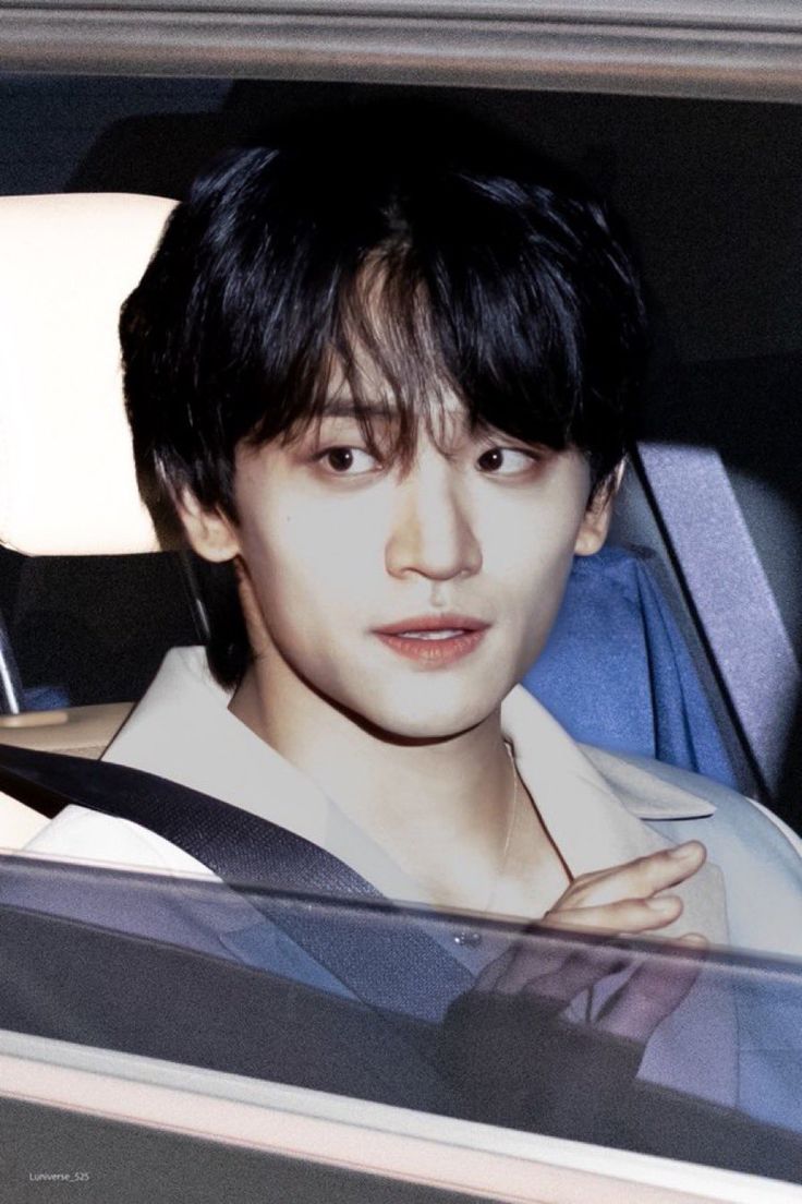 [잡담] 진심 내 이상형임..특징뭘거같아 | 인스티즈