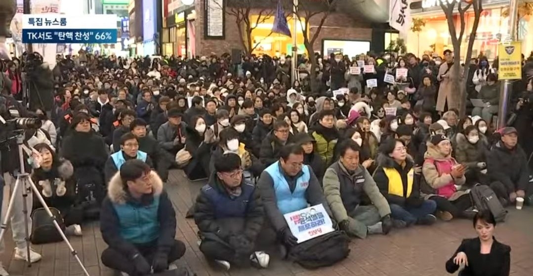 [정보/소식] 방금 JTBC에 나온 저녁 집회참여한 대구시민분 인터뷰....JPG | 인스티즈