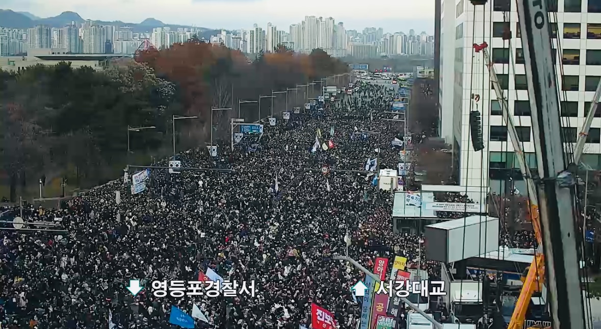 [정보/소식] 낮 1시 - 실시간 국회 앞 인파 비교 | 인스티즈