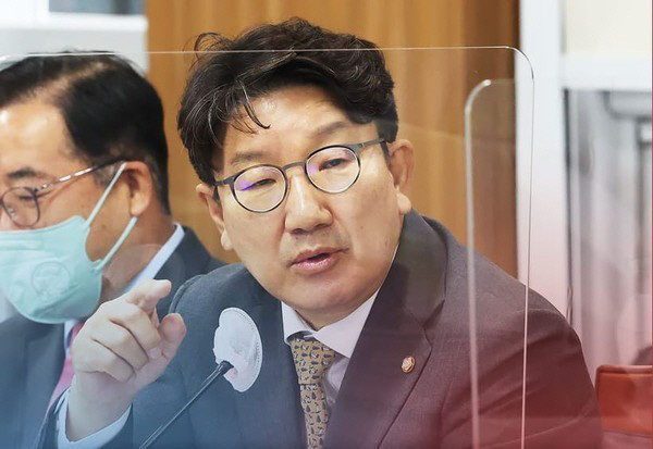 [정리글] 간간히 닮았다는 얘기 나오는 두명 (사진진짜주의) | 인스티즈