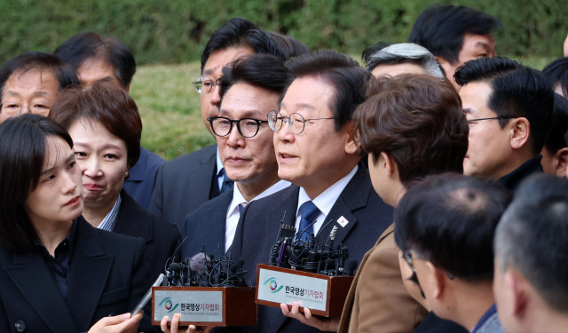 [잡담] 이언주 이재명 무죄뜨고 이재명 뒤에서 우는거 왜 웃긴거임ㅋㅋㅋㅋ | 인스티즈