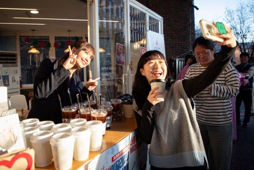 [정보/소식] 정은지, 사랑의열매 홍보대사로…마음도 폼 난다 | 인스티즈