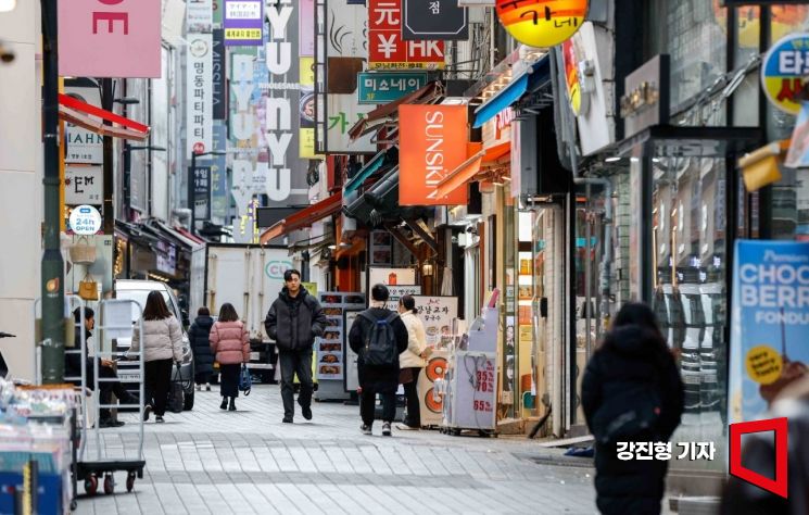 [정보/소식] [포토] 성탄절 앞두고 한산한 명동 거리 | 인스티즈