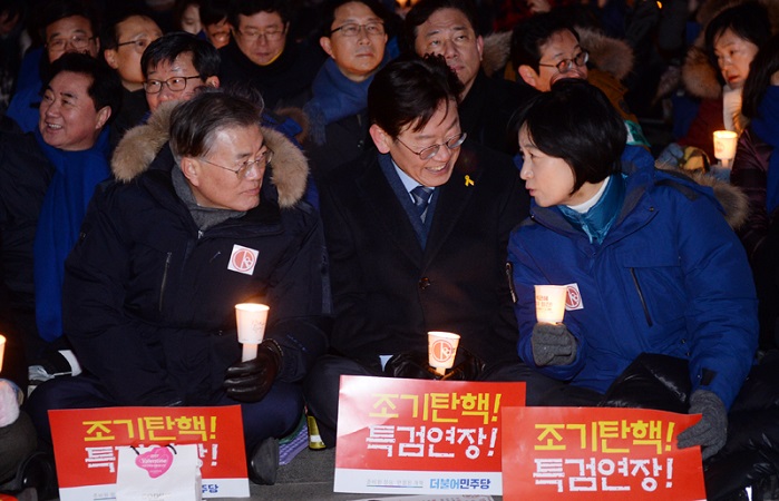 [잡담] 2016년 촛불집회 당시 문재인, 이재명, 추미애 쓰리샷 | 인스티즈