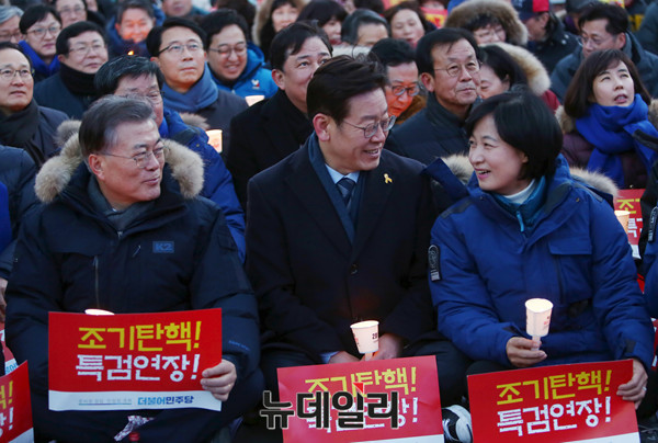 [잡담] 2016년 촛불집회 당시 문재인, 이재명, 추미애 쓰리샷 | 인스티즈