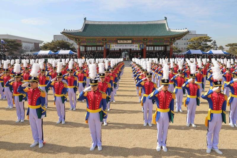 폐지시켜야 한다는 말이 나오는 학교 | 인스티즈