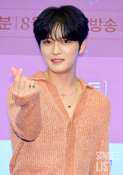 [정보/소식] 김재중, 올해 가수‧배우‧예능인‧프로듀서...'리빙 레전드' | 인스티즈