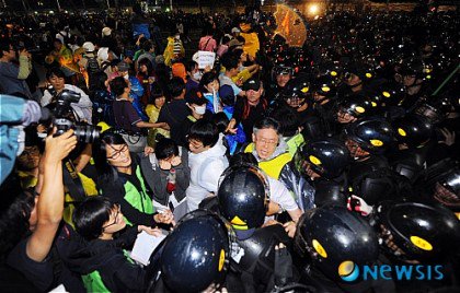 [잡담] 몇 년째 보여주기 식으로 쇼하는 정치인이었던 이재명 | 인스티즈