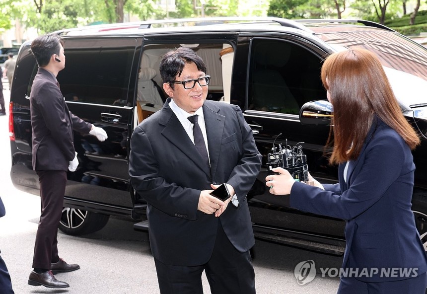 [정보/소식] '직장내괴롭힘·산재은폐 무혐의' 하이브, 으뜸기업 인증 유지 | 인스티즈