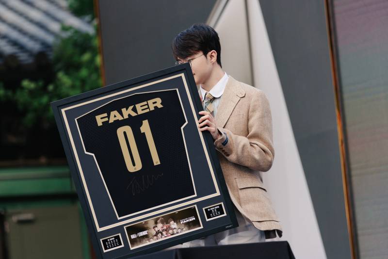 [정보/소식] LCK flickr 2024 REWIND: Faker - Hall of Legends 티원 모음 | 인스티즈