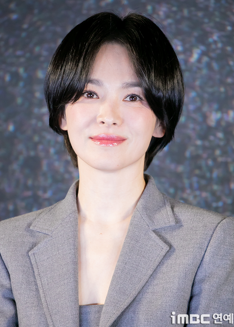 [정보/소식] 검은수녀들 쇼케이스 송혜교 | 인스티즈